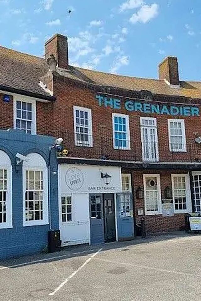 Explore 10 must-visit Vegan Restaurants near Brighton, Crawley, West Sussex. Featuring top spots like Zari Restaurant for delicious dining.