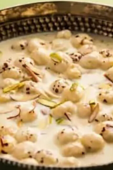 Explore Rajasthani cuisine with dishes like Jungle Venison Curry and Laal Maas. Top restaurant for real flavours Zari Restaurant in Crawley.