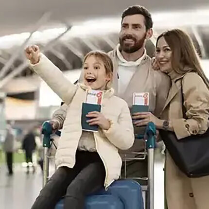 Discover why Gatwick Airport food prices are higher, learn tips to save money dining at restaurants near Gatwick. Low-budget travel options.