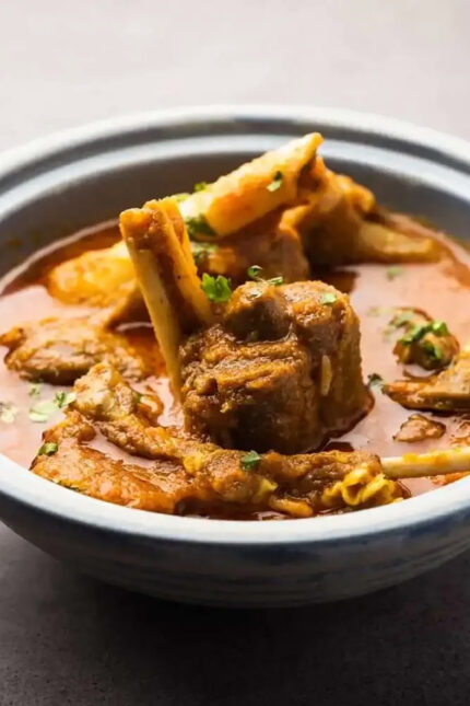 Explore Bengali cuisine at Zari Restaurant in Crawley! Discover our top five must-try dishes, from flavorful Mutton Biryani to Malai Prawn.