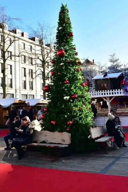 Celebrate Christmas 2024 in West Sussex. Discover charming markets in Crawley, festive activities at Tilgate Park, London Winter Wonderland.