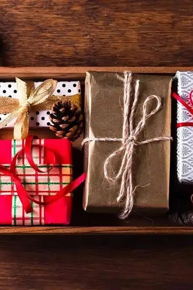 Top 10 corporate christmas gifts best restaurant Crawley West Sussex